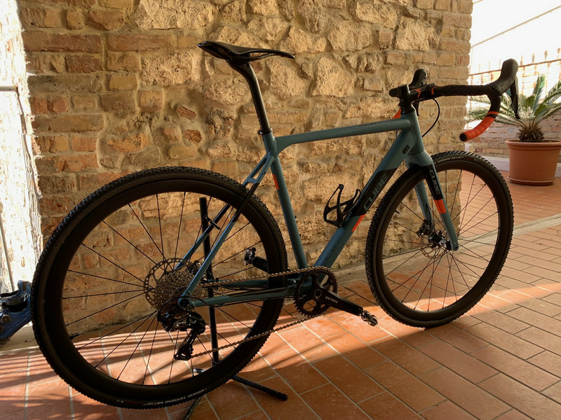 cube bike with bespoke carbon wheels